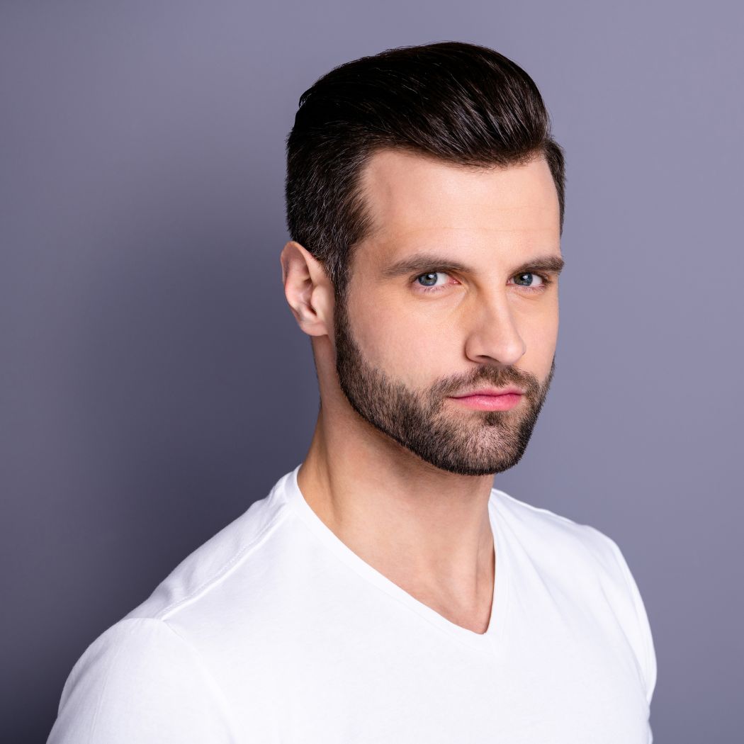 Najmodniejsze fryzury męskie 2024: pompadour, buzz cut i inne. Przegląd najlepszych cięć dla facetów